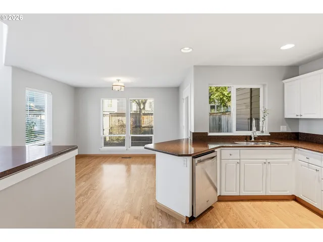 $425,000 | 22030 Southwest Grahams Ferry Road, Unit D, Tualatin, OR 97062