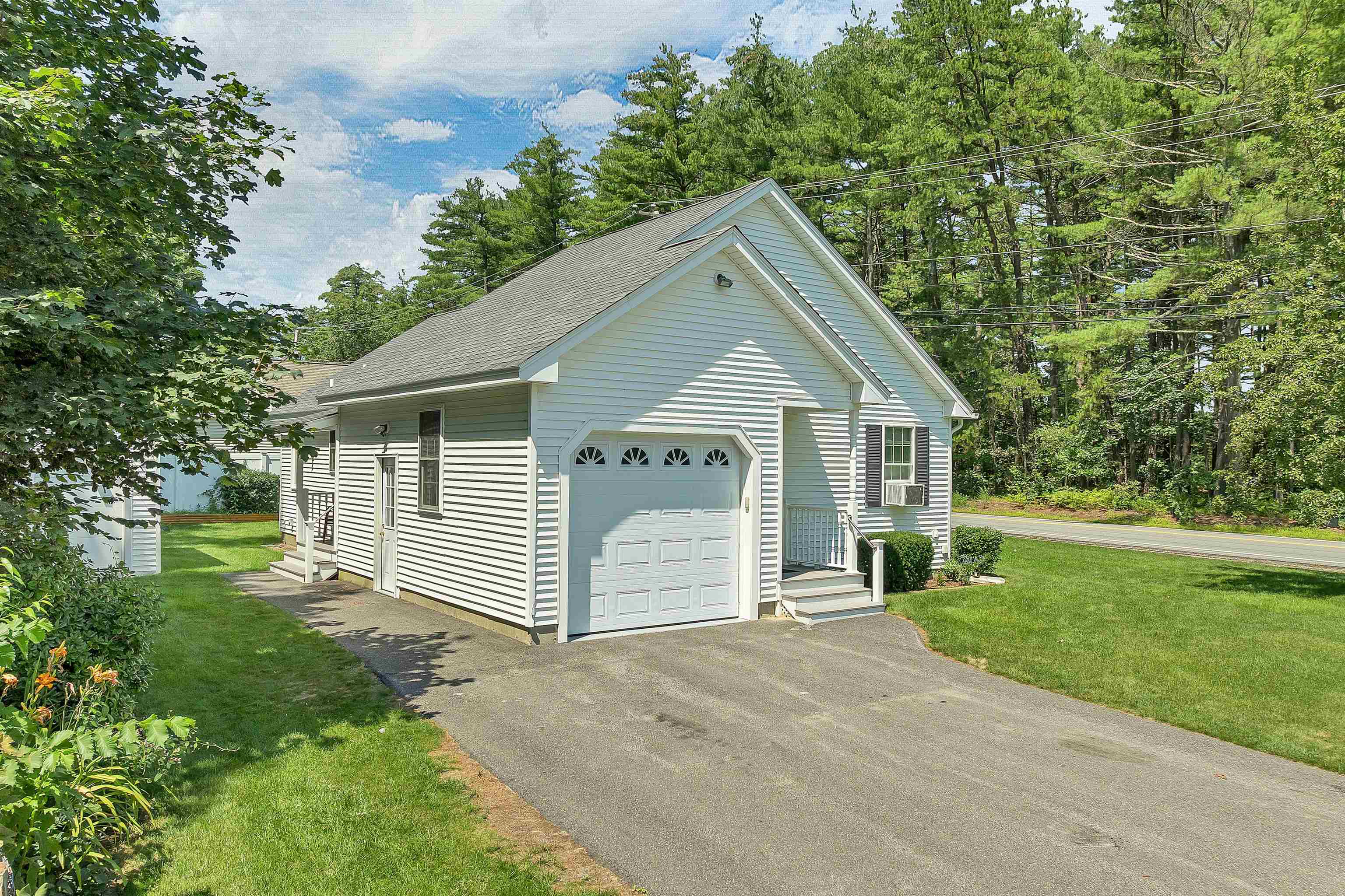 11 Burnham Road Hudson, NH 03051 - Photo 5 of 49 Gallery Image 5