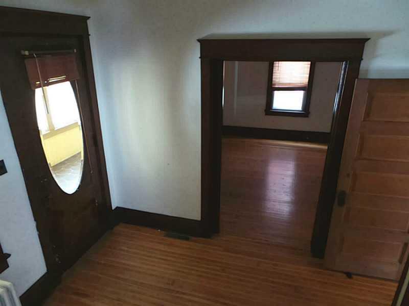 259 North 7th Street Indiana, PA 15701 - Photo 2 of 16 Entry/Foyer.
