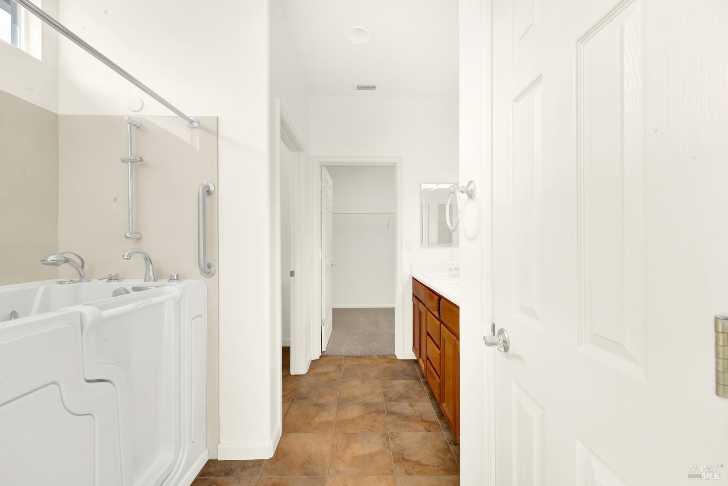 255 Rivercliff Drive Rio Vista, CA 94571 - Photo 33 of 60 Primary Bath