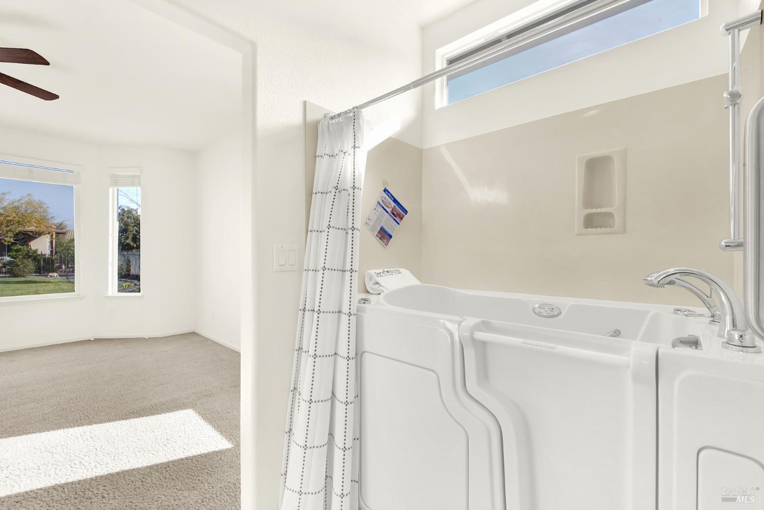 255 Rivercliff Drive Rio Vista, CA 94571 - Photo 34 of 60 Walk in tub