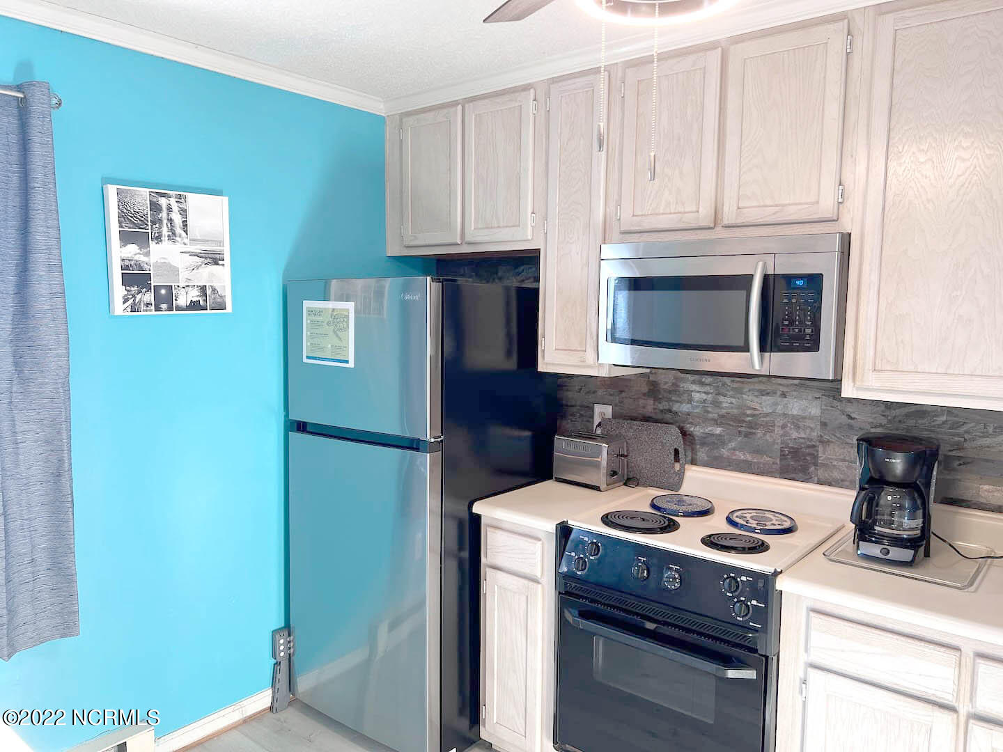 2250 New River Inlet Road, Unit 311 North Topsail Beach, NC 28460 - Photo 7 of 19 f87f7da5-3c14-4517-9225-24d42f6ecabb