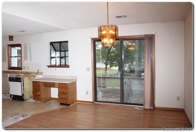 5701 Beaconsfield Road Charlotte, NC 28214 - Photo 3 of 10 Gallery Image 3