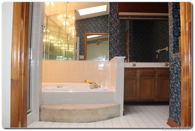 5701 Beaconsfield Road Charlotte, NC 28214 - Photo 6 of 10 Gallery Image 6