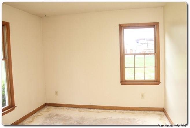 5701 Beaconsfield Road Charlotte, NC 28214 - Photo 7 of 10 Gallery Image 7