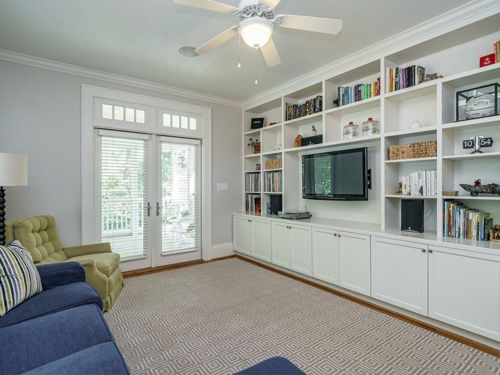 113 Hudson Street Raleigh, NC 27608 - Photo 12 of 30 Family Room