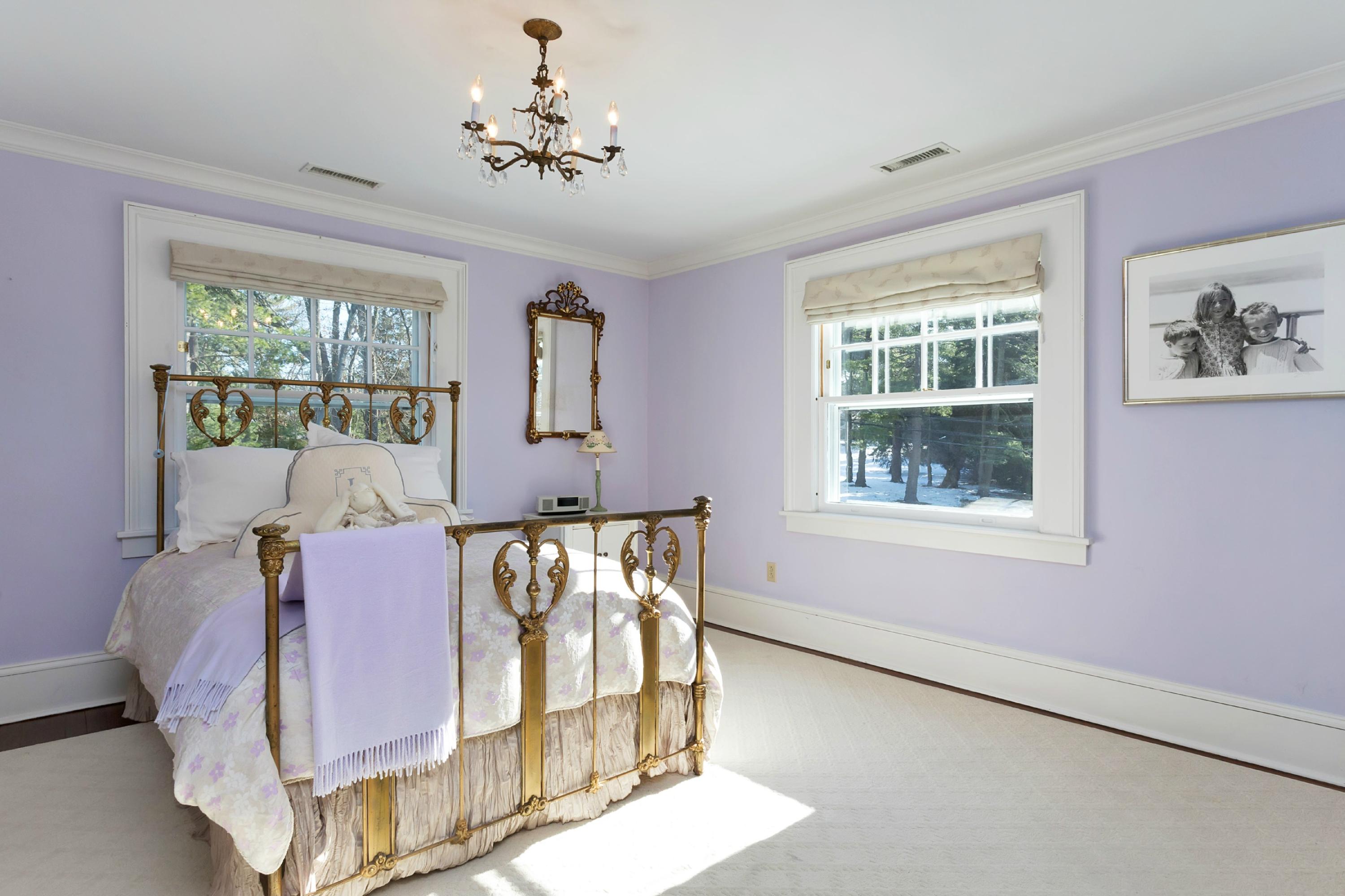 39 Old Farm Road Darien, CT 06820 - Photo 24 of 36 a living room with furniture