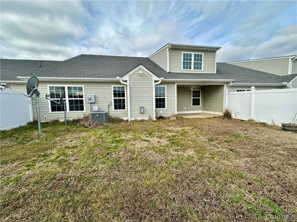3314 Kennington Park Road Aylett, VA 23009 - Photo 29 of 36 a front view of a house with a yard