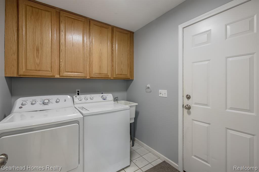 8088 Denton Hill Road Fenton, MI 48430 - Photo 15 of 56