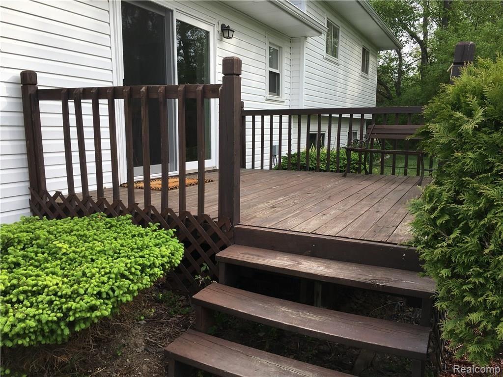 11118 Runyan Lake Road Fenton, MI 48430 - Photo 4 of 22 2017-05-17 08.47