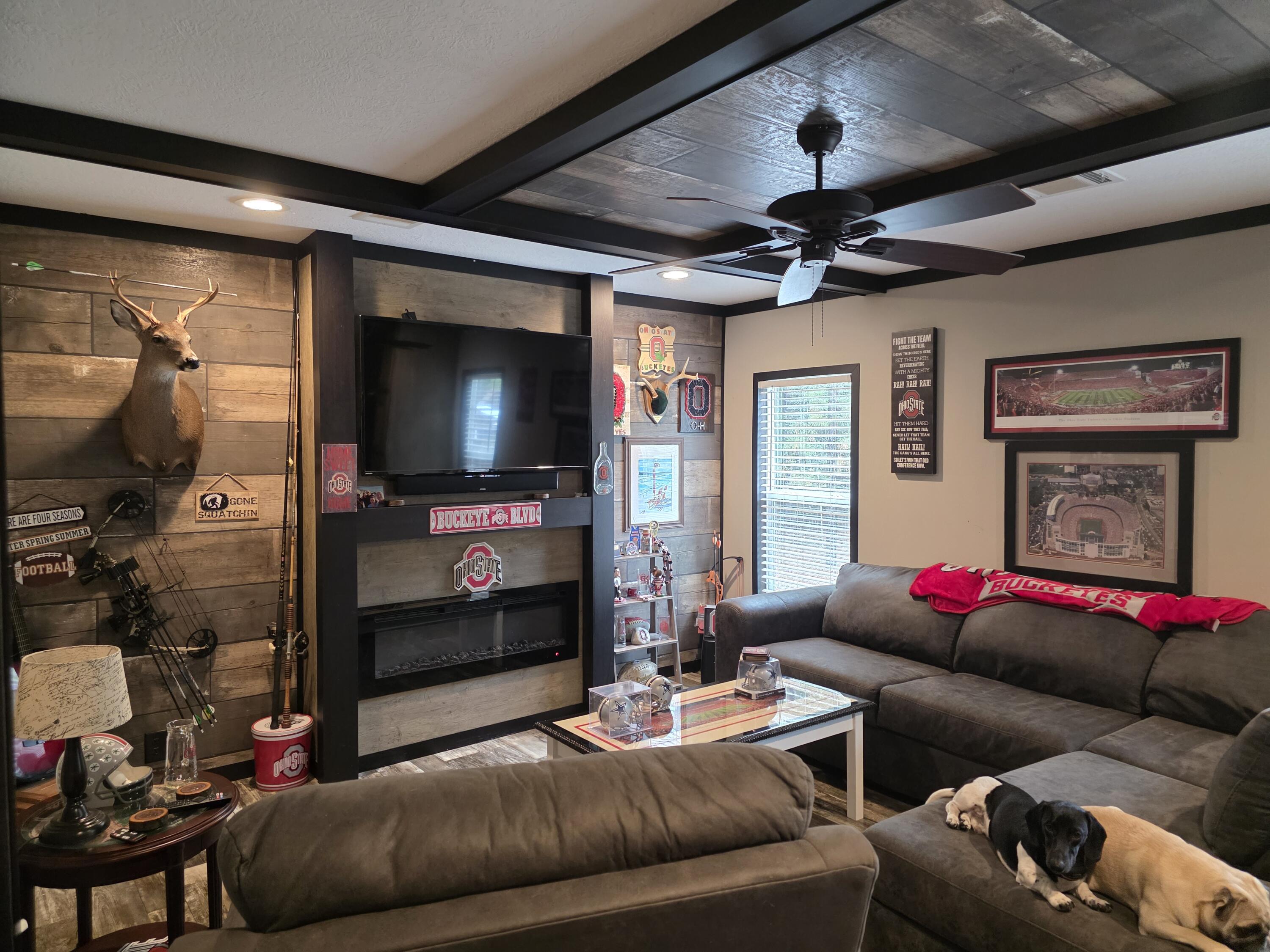4320 Highway 79 Vernon, FL 32462 - Photo 17 of 49 a living room with furniture and a flat screen tv