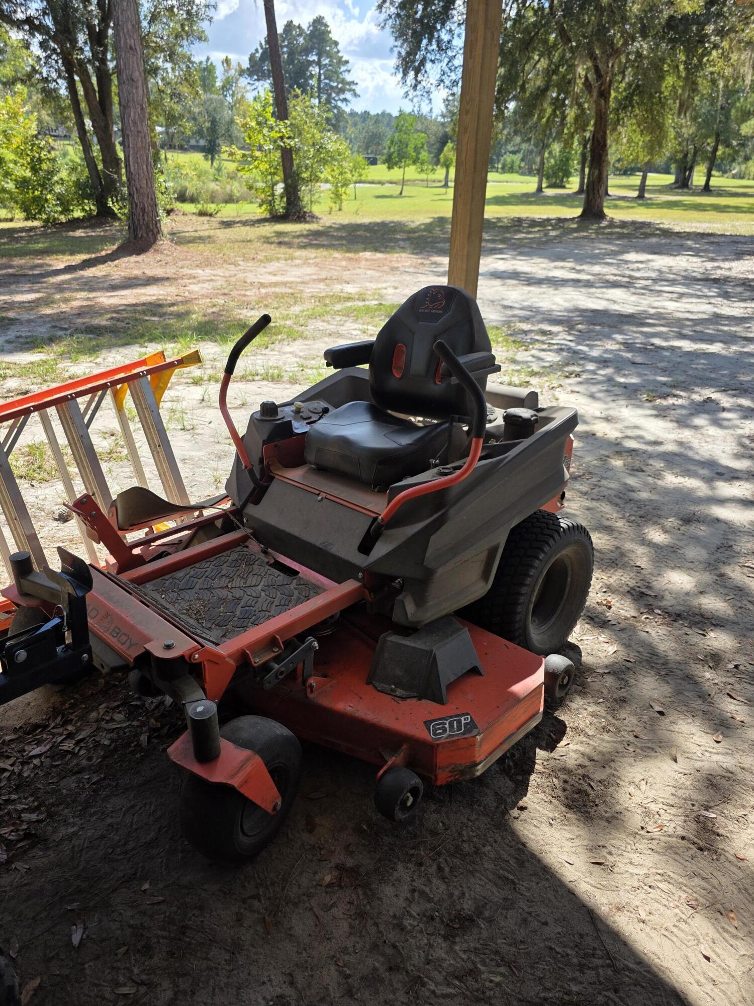 4320 Highway 79 Vernon, FL 32462 - Photo 45 of 49 a backyard of a house with table and chairs