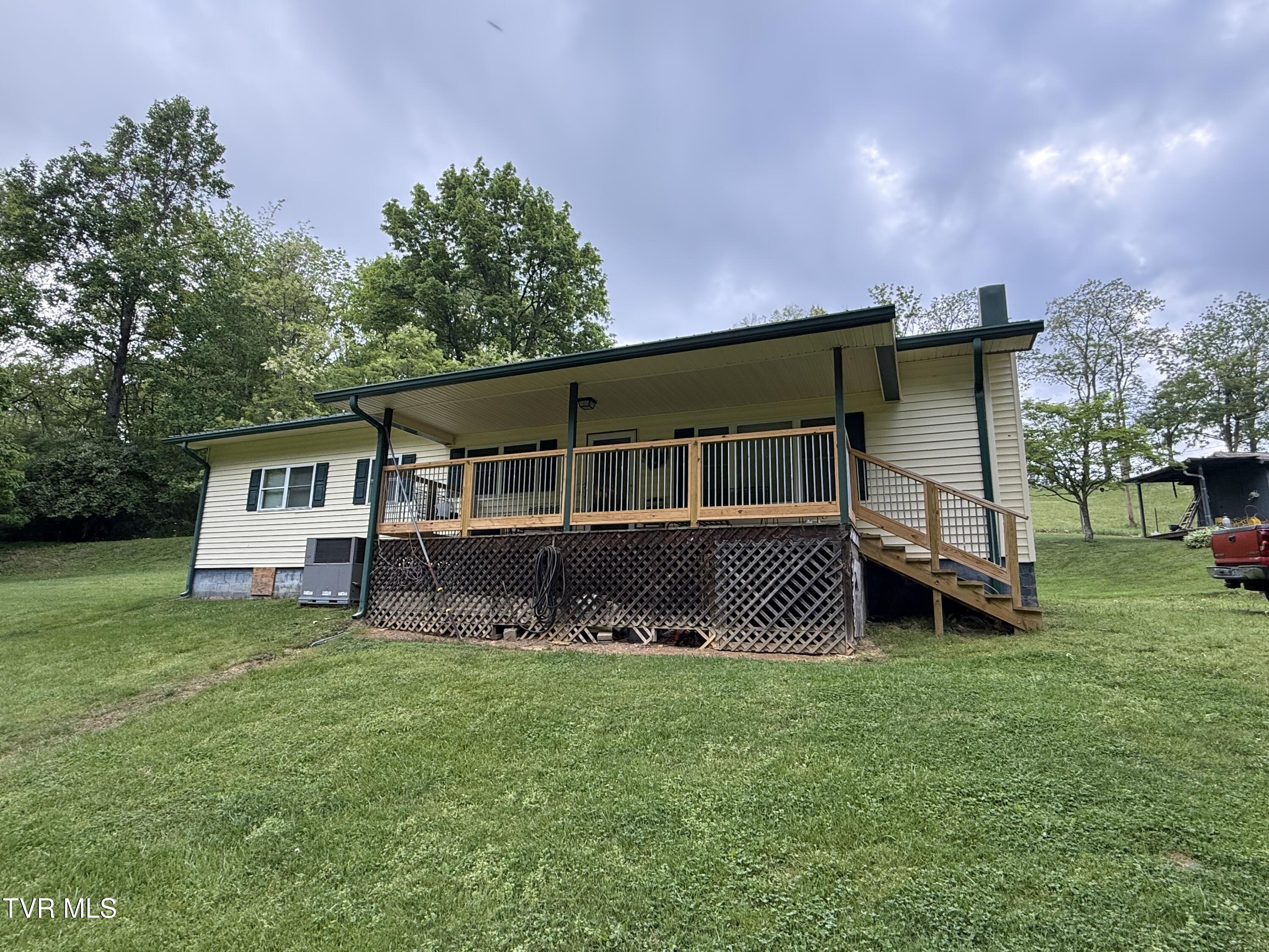 125 Babb Road Elizabethton, TN 37643 - Photo 1 of 50 IMG_1328