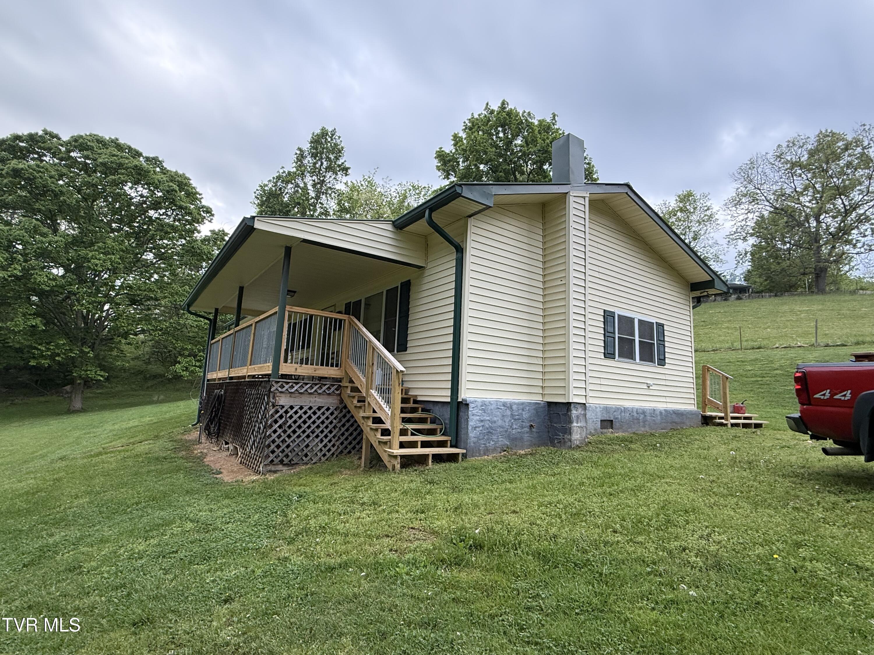 125 Babb Road Elizabethton, TN 37643 - Photo 2 of 50 IMG_1326