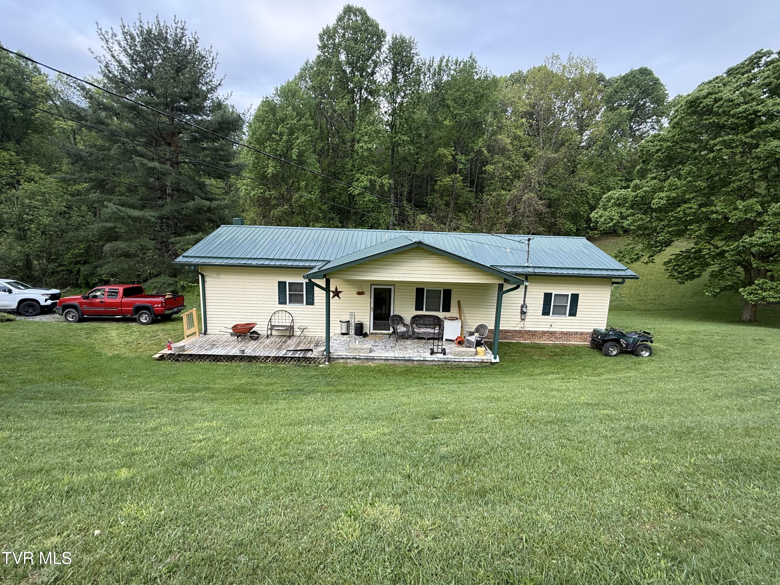 125 Babb Road Elizabethton, TN 37643 - Photo 4 of 50 IMG_1315