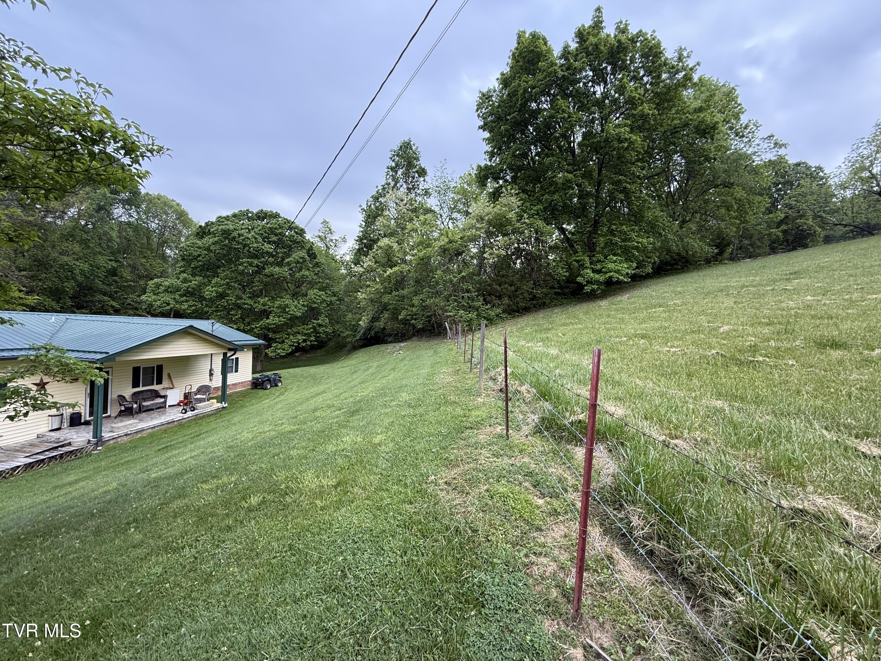 125 Babb Road Elizabethton, TN 37643 - Photo 8 of 50 IMG_1312