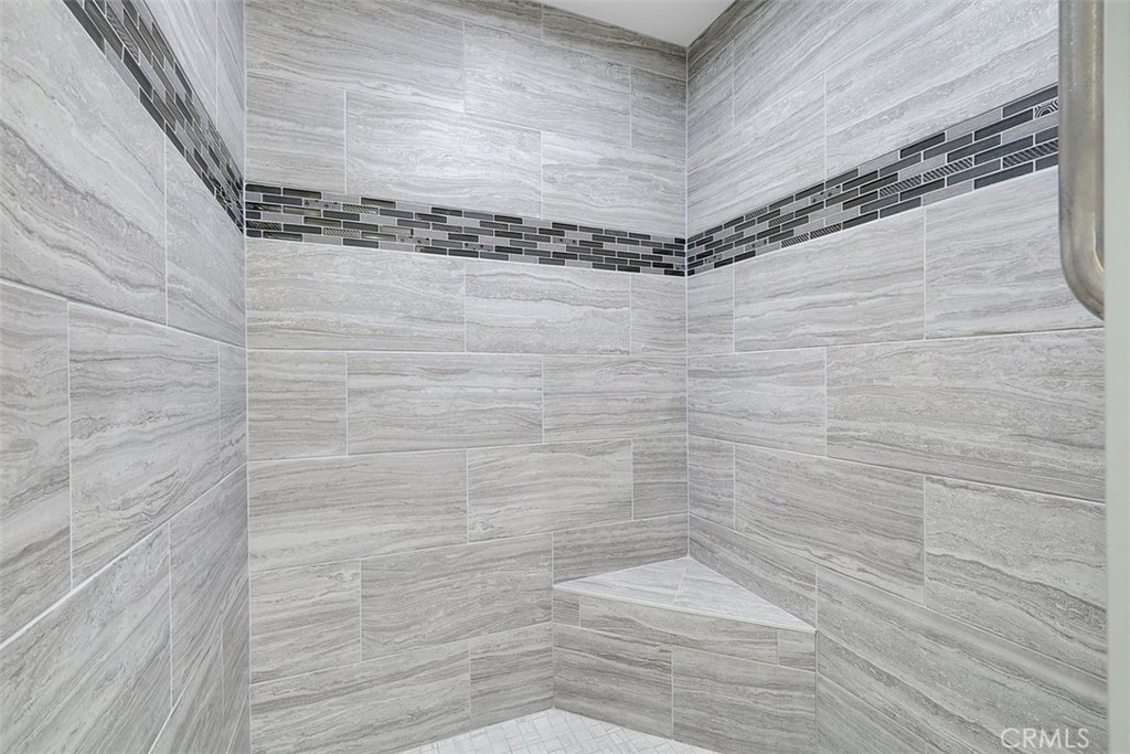 14141 Racine Circle Magalia, CA 95954 - Photo 18 of 53 a bathroom with a shower