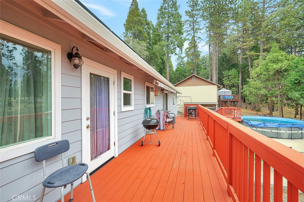 14141 Racine Circle Magalia, CA 95954 - Photo 4 of 53 a view of a house with backyard and sitting area