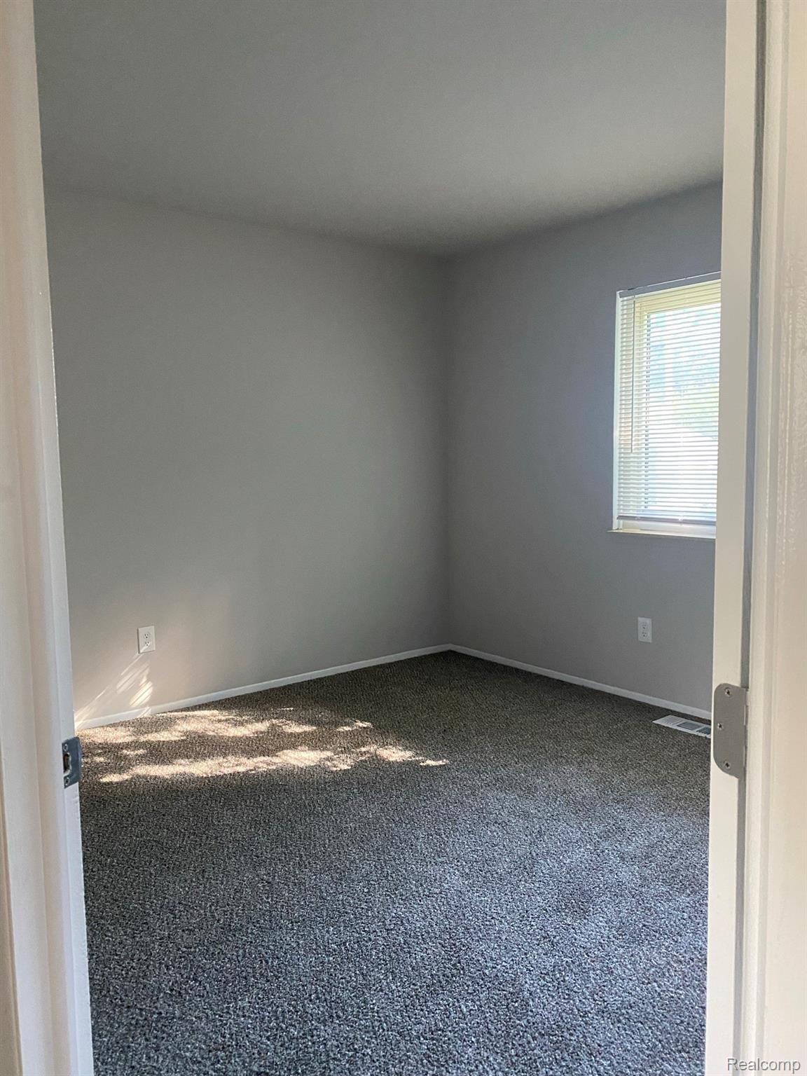 23006 Roxana Avenue Eastpointe, MI 48021 - Photo 10 of 19 IMG_3215.JPEG