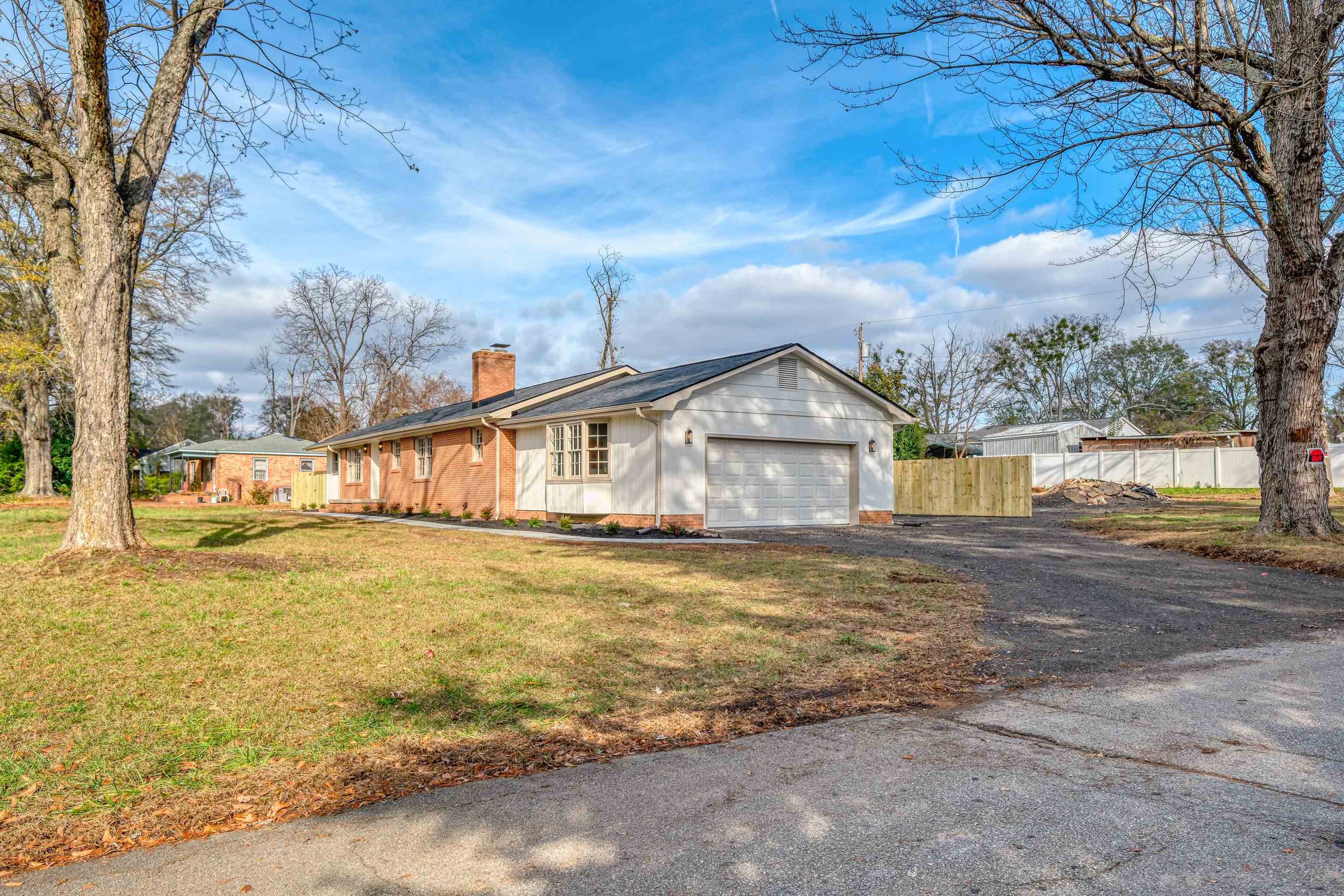 405 Oak Grove Road Spartanburg, SC 29301 - Photo 3 of 26 Gallery Image 3
