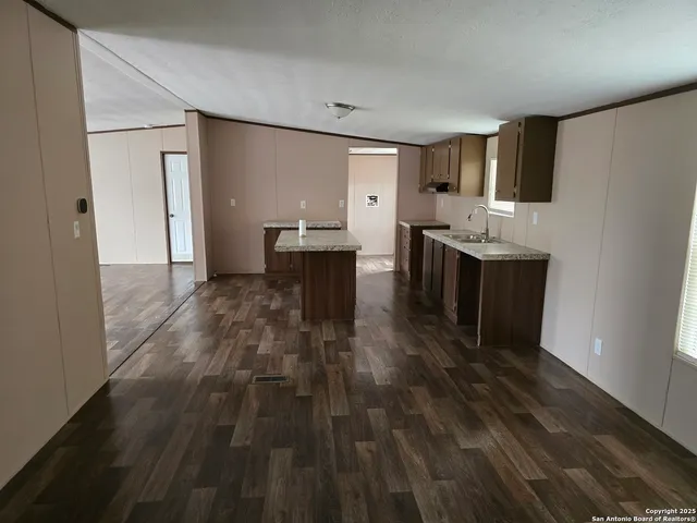 $149,900 | 730 Park Street, Pleasanton, TX 78064