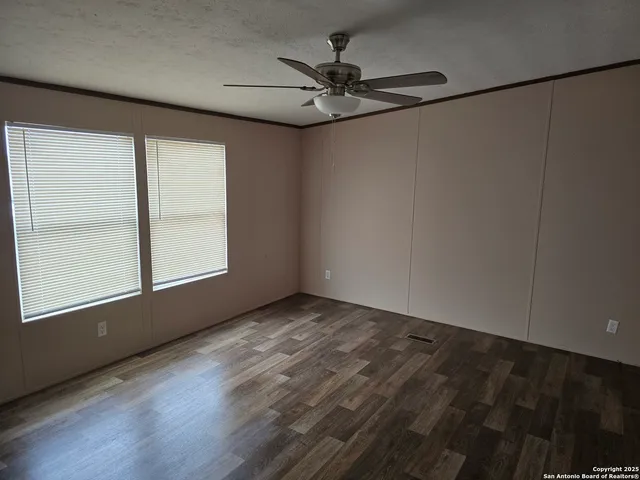 $149,900 | 730 Park Street, Pleasanton, TX 78064