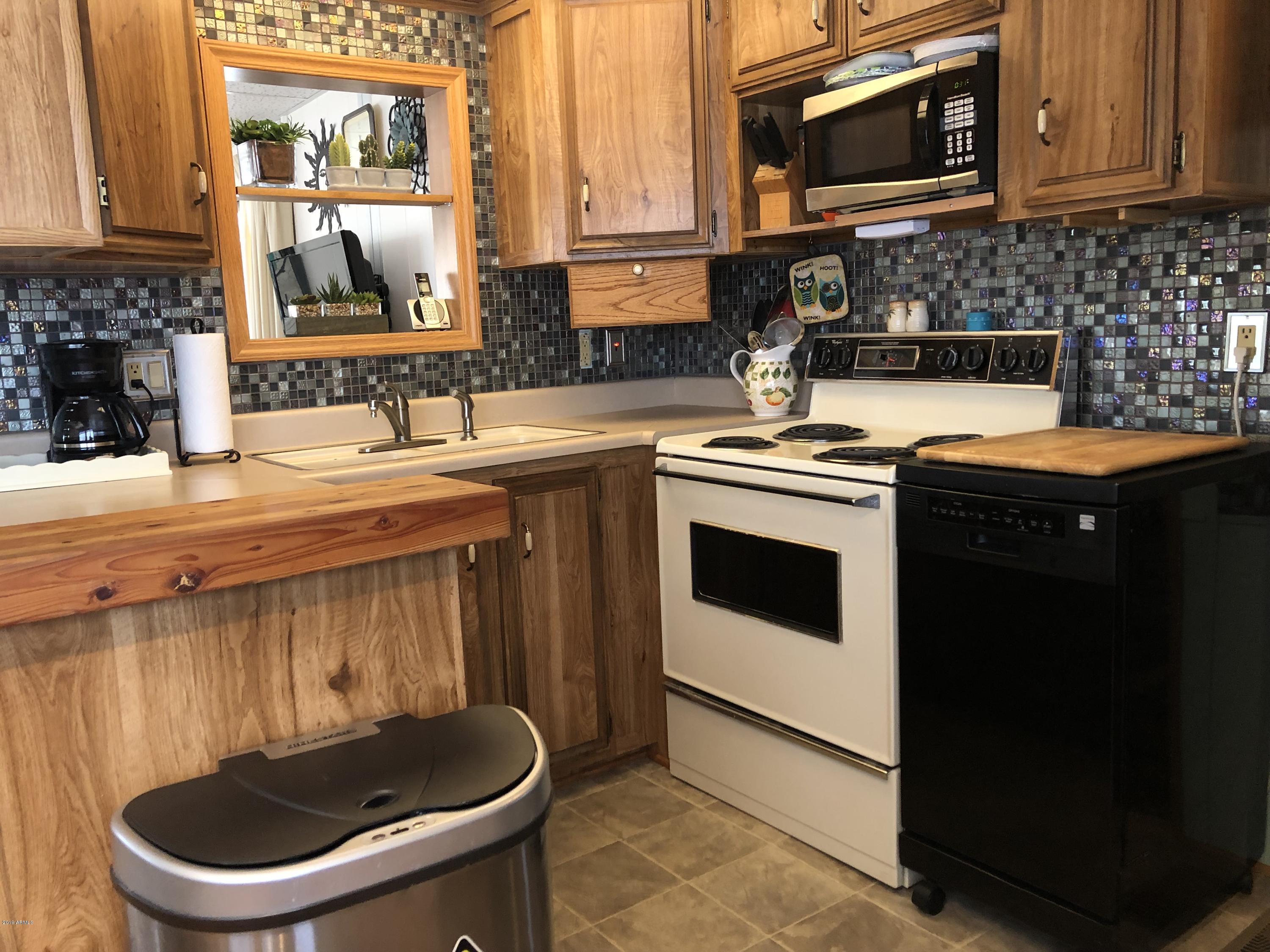 17200 West Bell Road, Unit 162 Surprise, AZ 85374 - Photo 2 of 22 Kitchen
