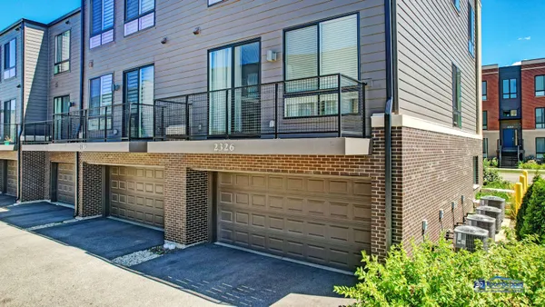 $3,500 | 2326 Venture Drive, Schaumburg, IL 60173