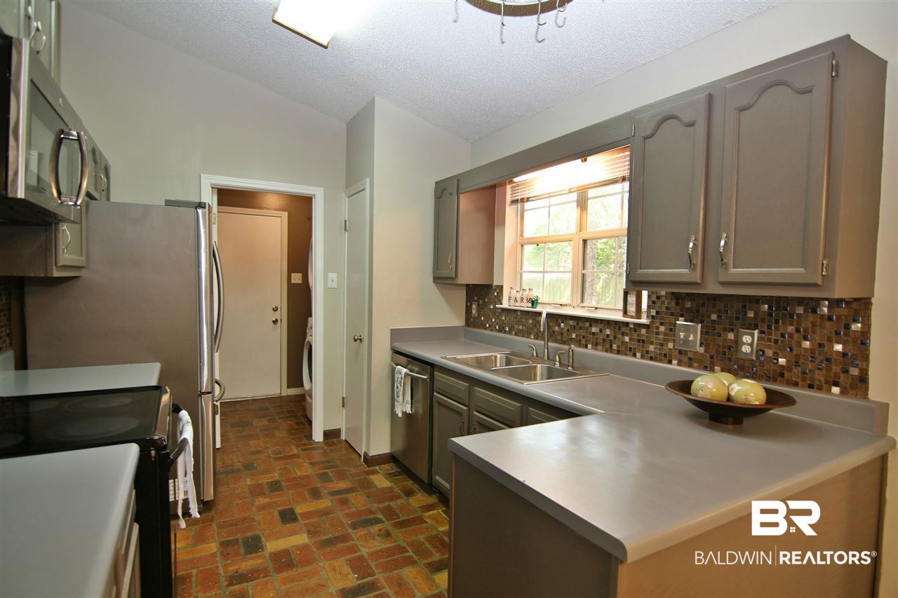 831 Copperfield Drive South Mobile, AL 36608 - Photo 7 of 24 Kitchen