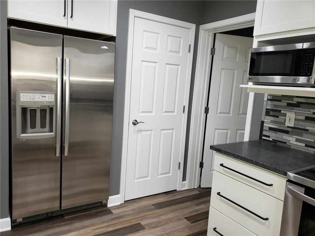 10036 Fall Creek Road Indianapolis, IN 46256 - Photo 9 of 41 Gallery Image 9