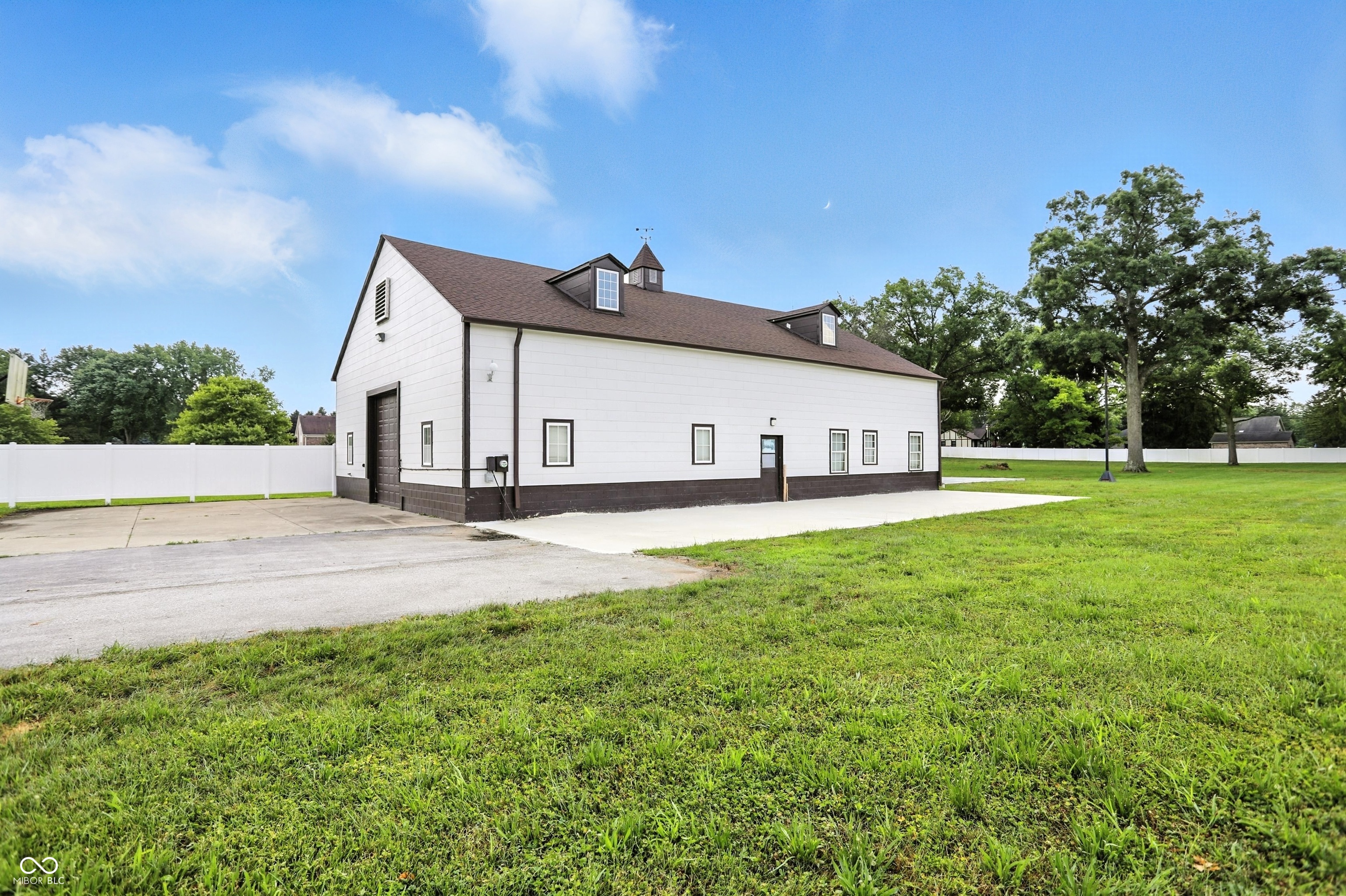 311 Jordan Road Indianapolis, IN 46217 - Photo 5 of 26