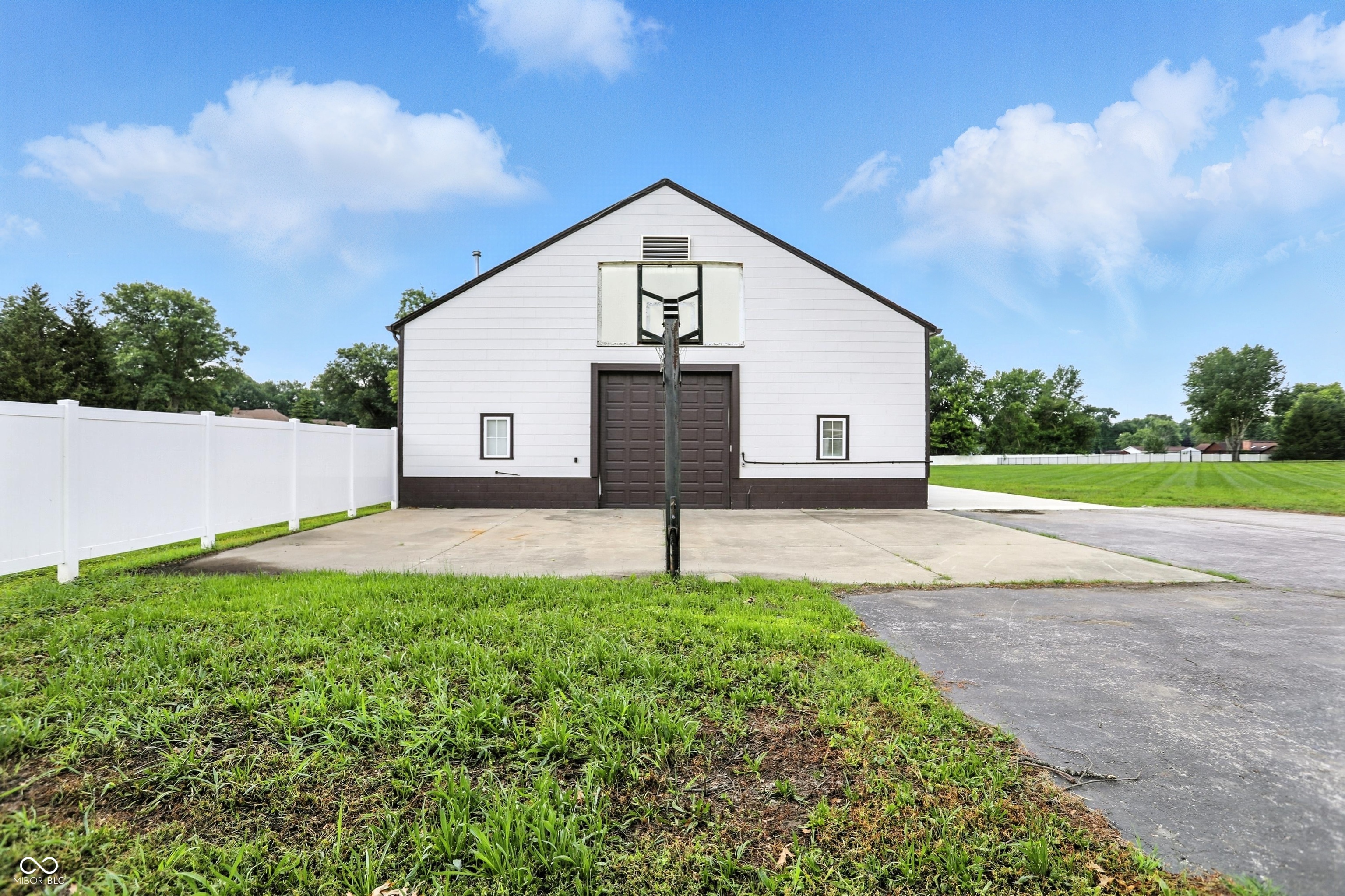 311 Jordan Road Indianapolis, IN 46217 - Photo 7 of 26