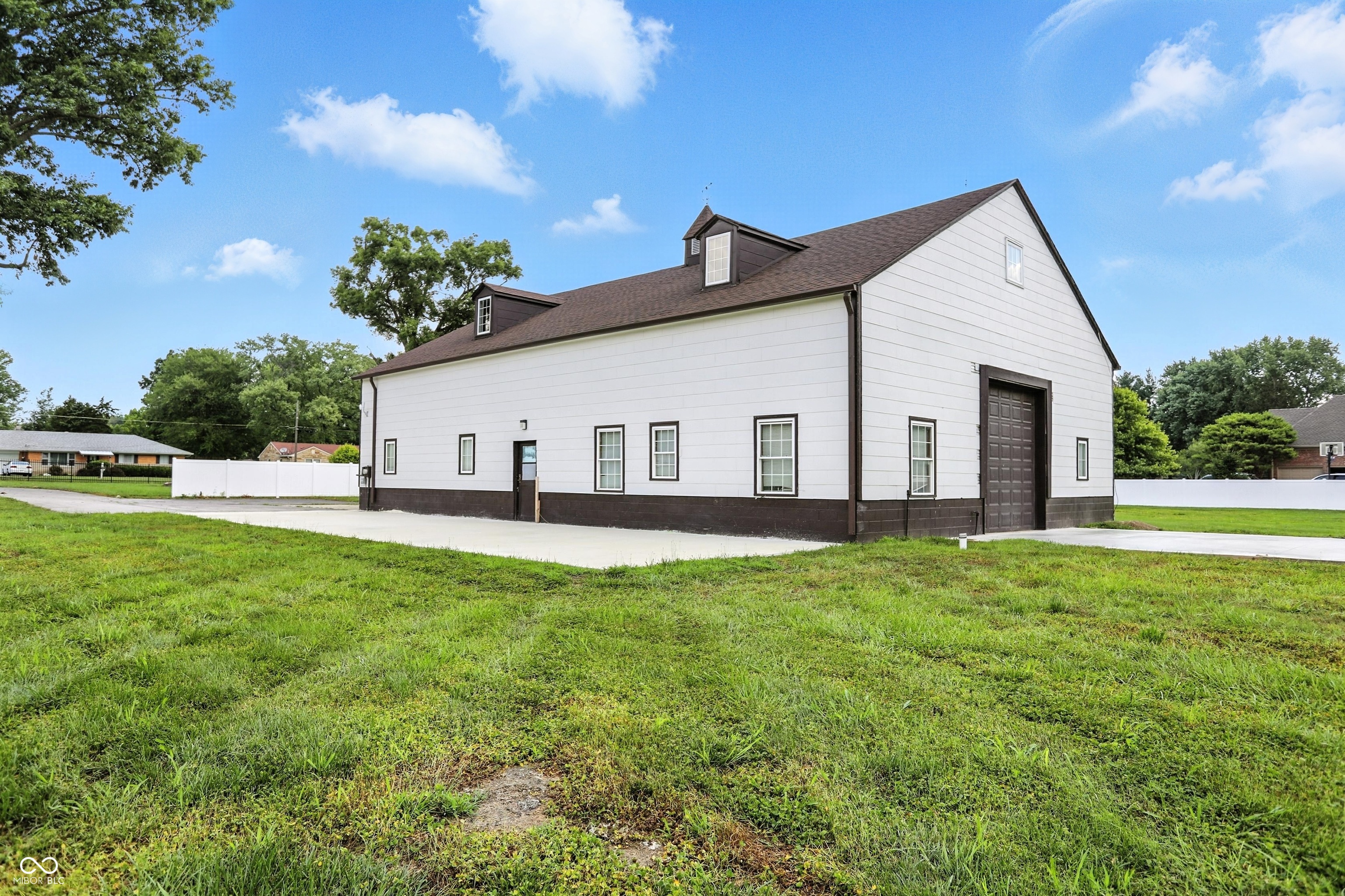 311 Jordan Road Indianapolis, IN 46217 - Photo 8 of 26