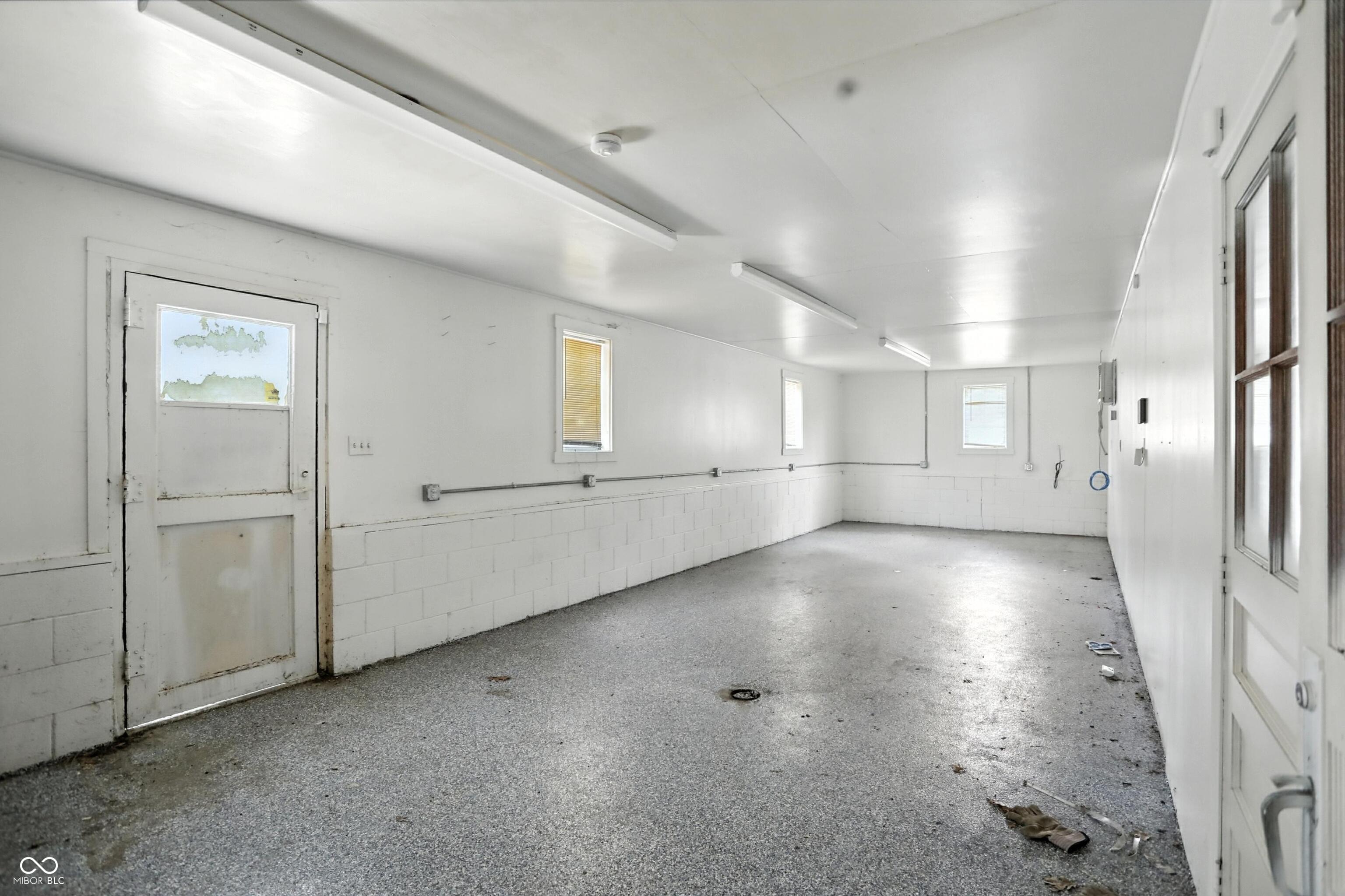 311 Jordan Road Indianapolis, IN 46217 - Photo 10 of 26