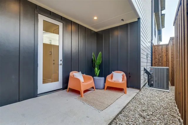 $499,000 | 3940 Spring Valley Road, Unit 1, Farmers Branch, TX 75244