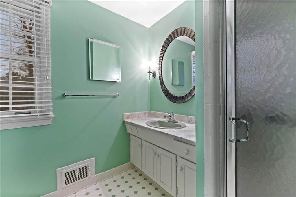 1901 Highgate Road Pittsburgh, PA 15241 - Photo 18 of 33 Gallery Image 18