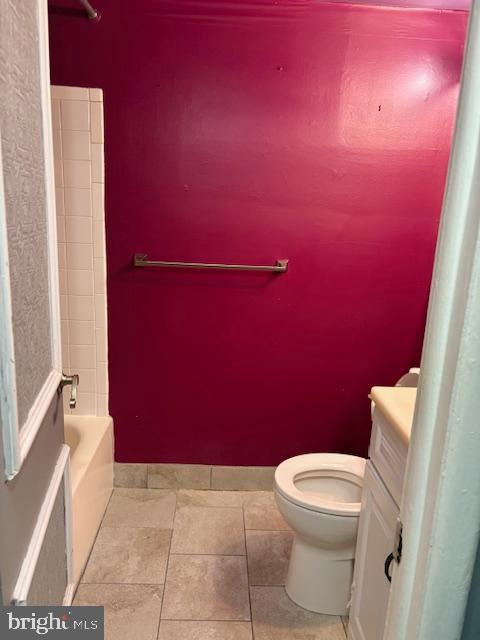 300 Byberry Road, Unit 202 Philadelphia, PA 19116 - Photo 17 of 32 a bathroom with a toilet a sink and bathtub