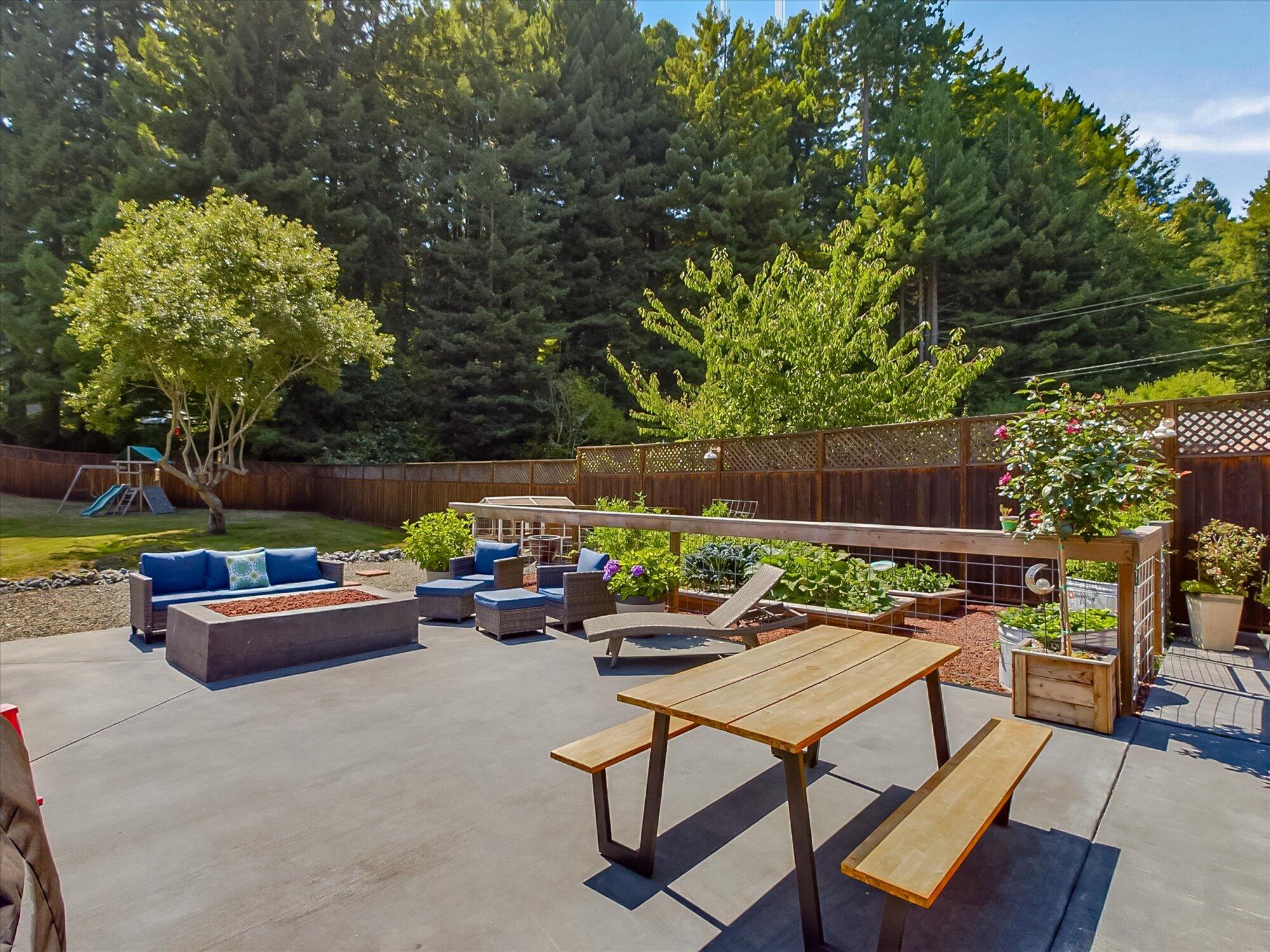 4048 Campton Road Eureka, CA 95503 - Photo 40 of 54