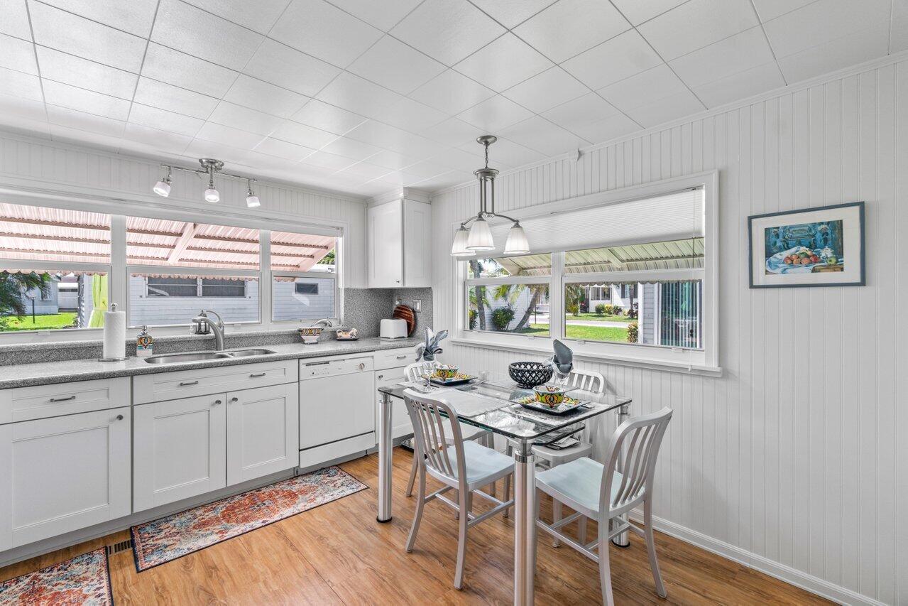 8388 Chisum Trail Boca Raton, FL 33433 - Photo 5 of 26 013-8388ChisumTrail-BocaRaton-FL-33433-S