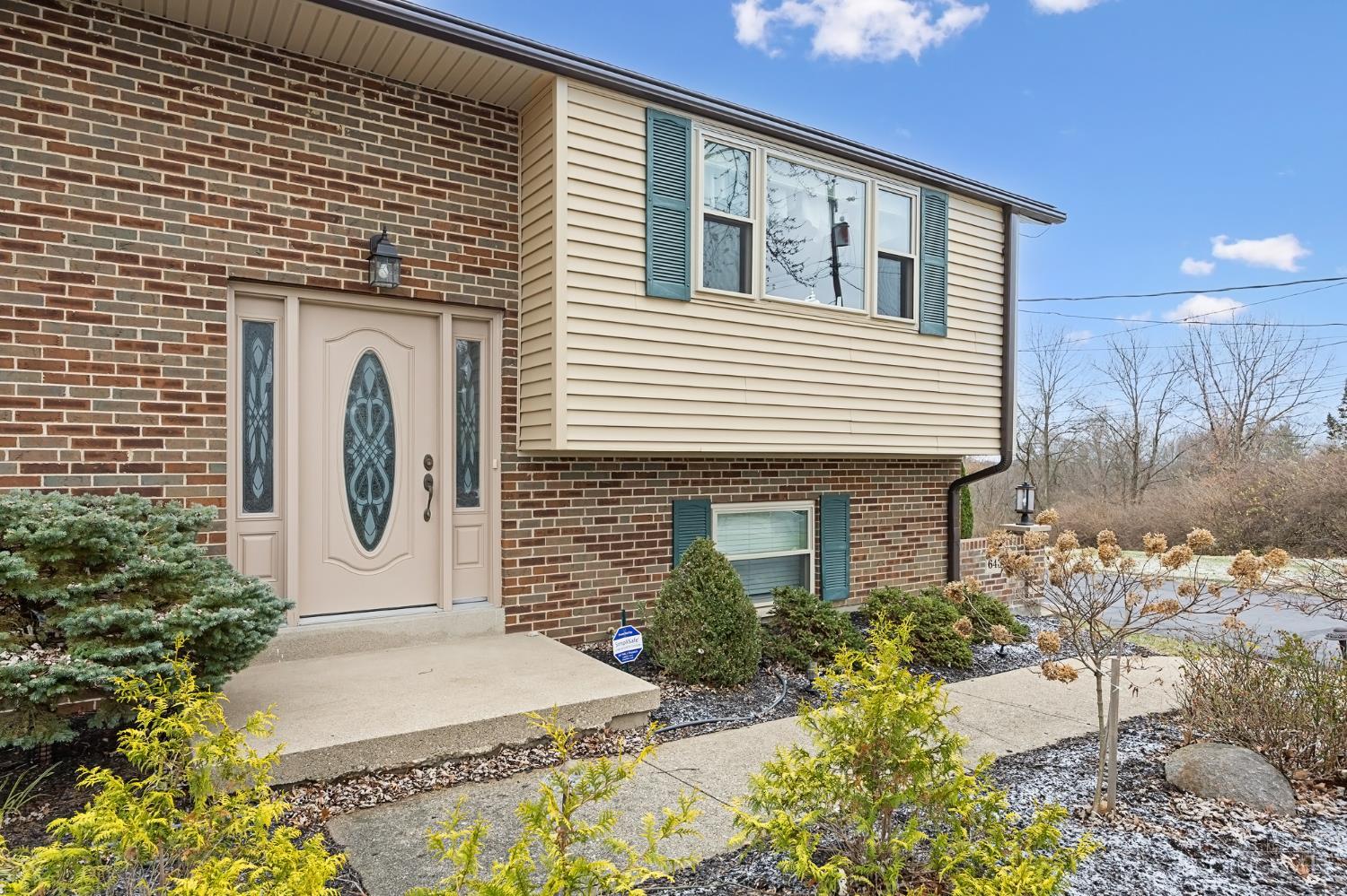 6433 Springdale Road Cincinnati, OH 45247 - Photo 4 of 34