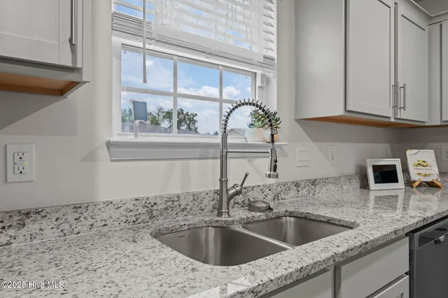 $1,875 | 107 Walton Drive, New Bern, NC 28562