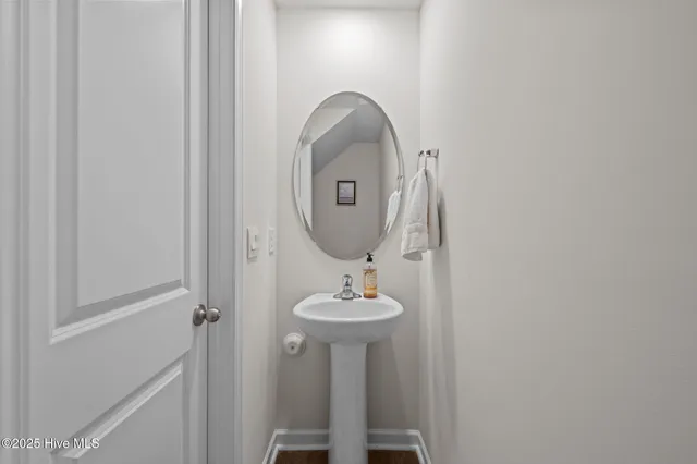 $1,875 | 107 Walton Drive, New Bern, NC 28562