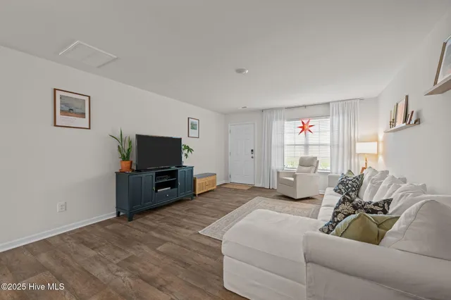 $1,875 | 107 Walton Drive, New Bern, NC 28562