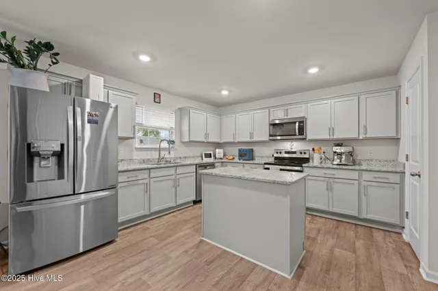 $1,875 | 107 Walton Drive, New Bern, NC 28562