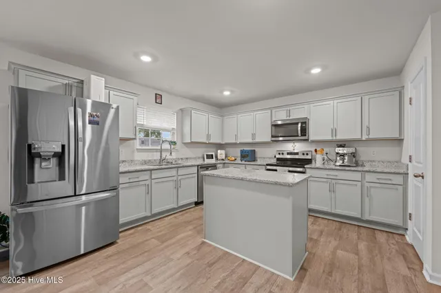 $1,875 | 107 Walton Drive, New Bern, NC 28562