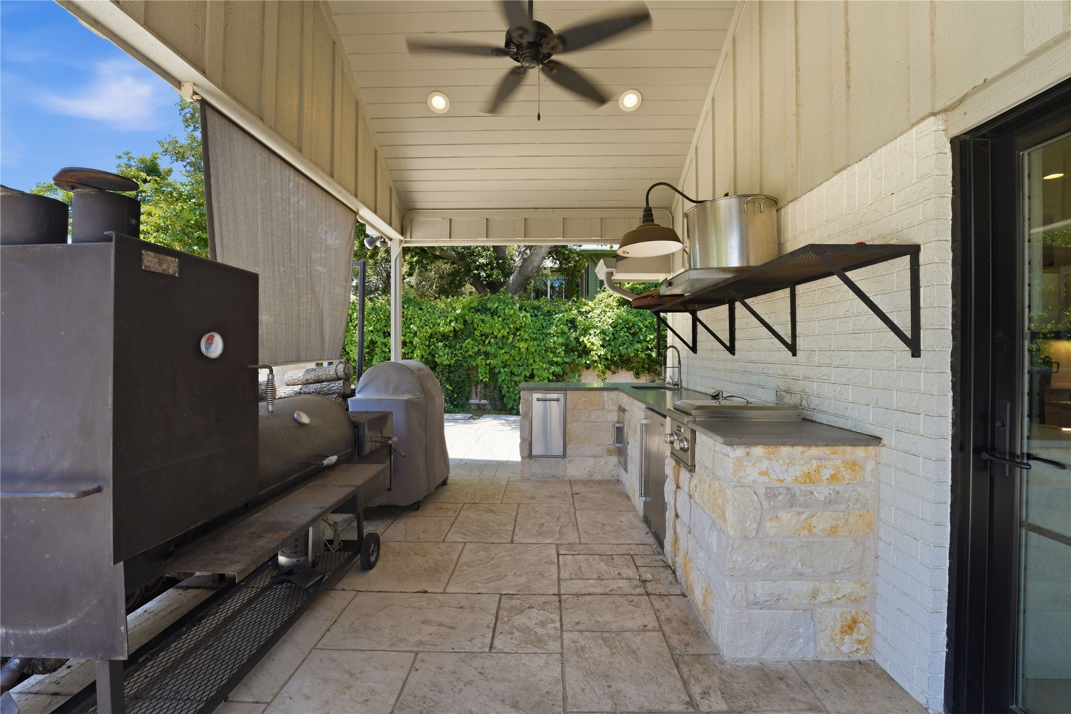 1124 Bowie Street Columbus, TX 78934 - Photo 20 of 28 a view of balcony with furniture
