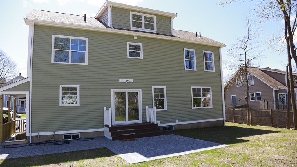 31 Short Street Walpole, MA 02032 - Photo 4 of 30 Gallery Image 4
