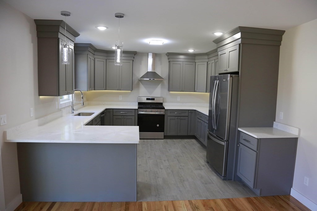 31 Short Street Walpole, MA 02032 - Photo 6 of 30 Gallery Image 6