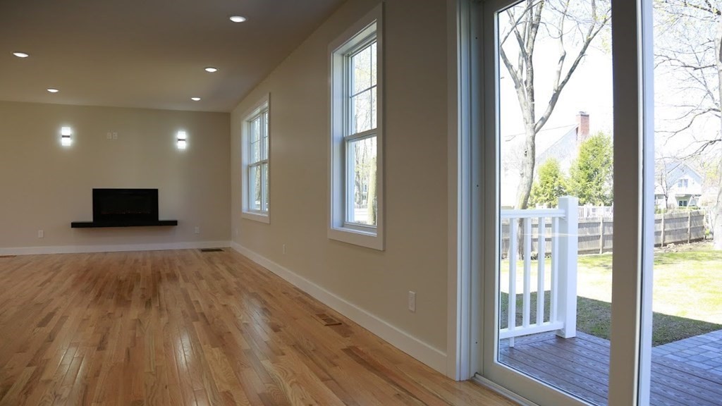 31 Short Street Walpole, MA 02032 - Photo 9 of 30 Gallery Image 9