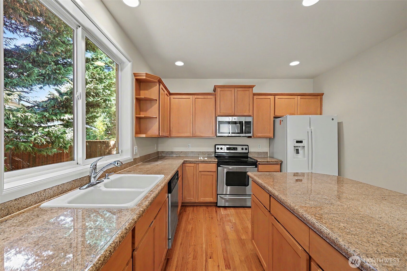 4129 Northeast 9th Place Renton, WA 98059 - Photo 9 of 31 Gallery Image 9